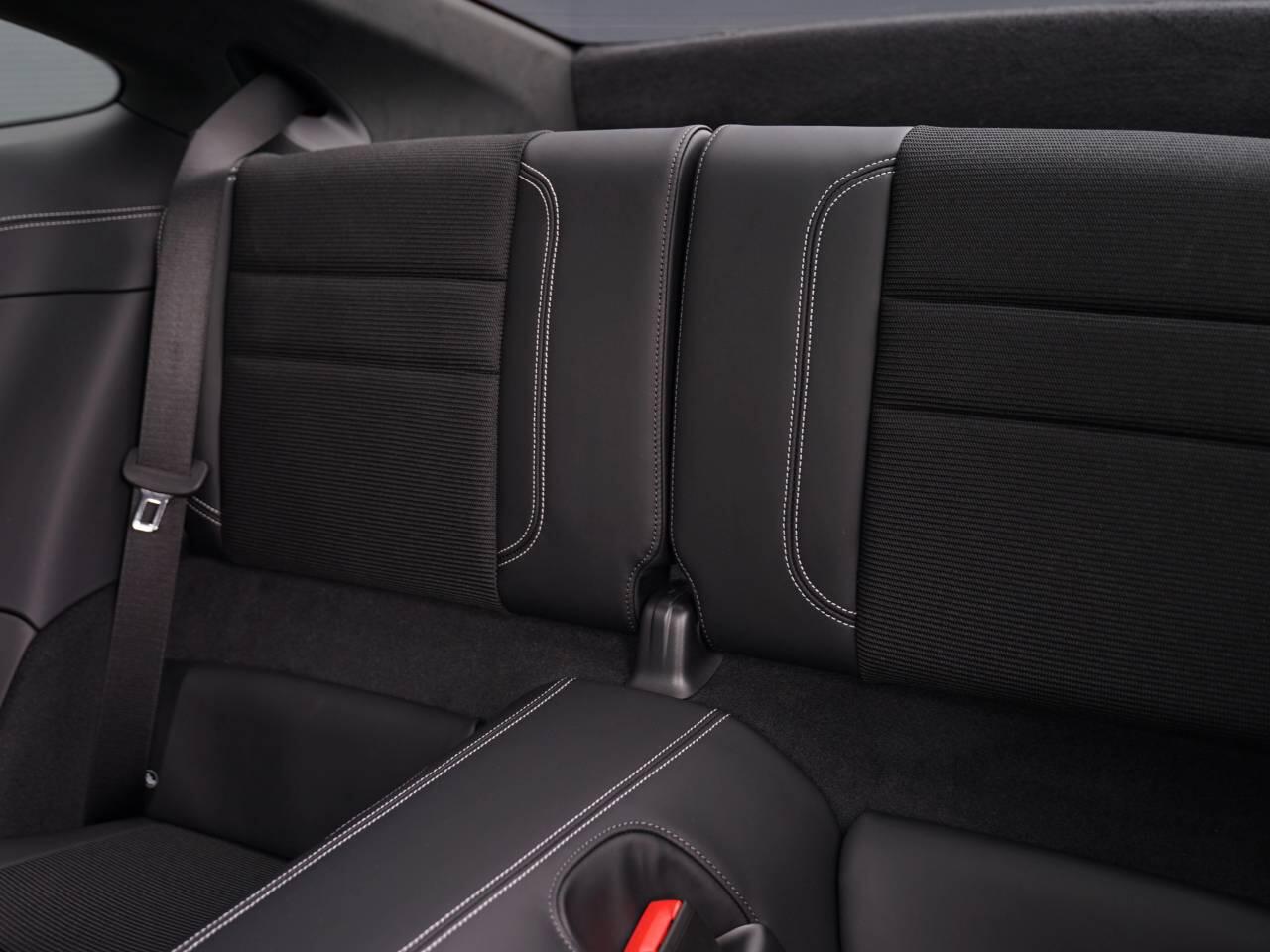 Porsche 911 view 26