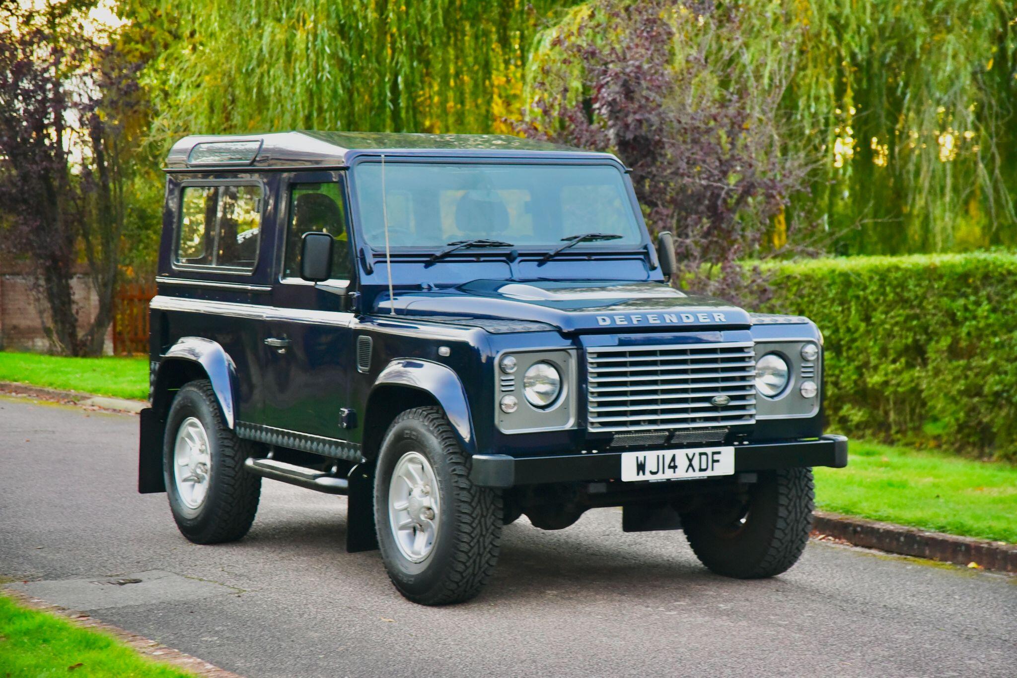 Land Rover Defender 90