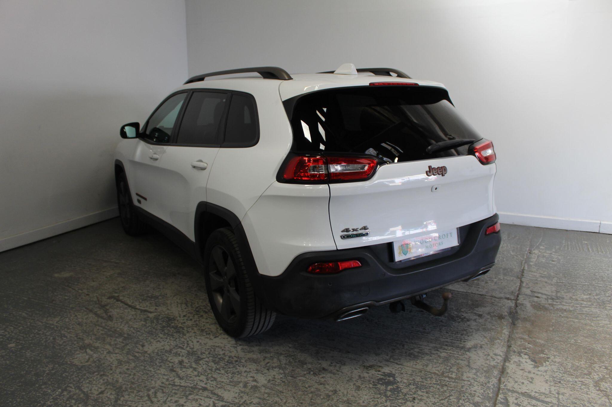 Jeep Cherokee view 7