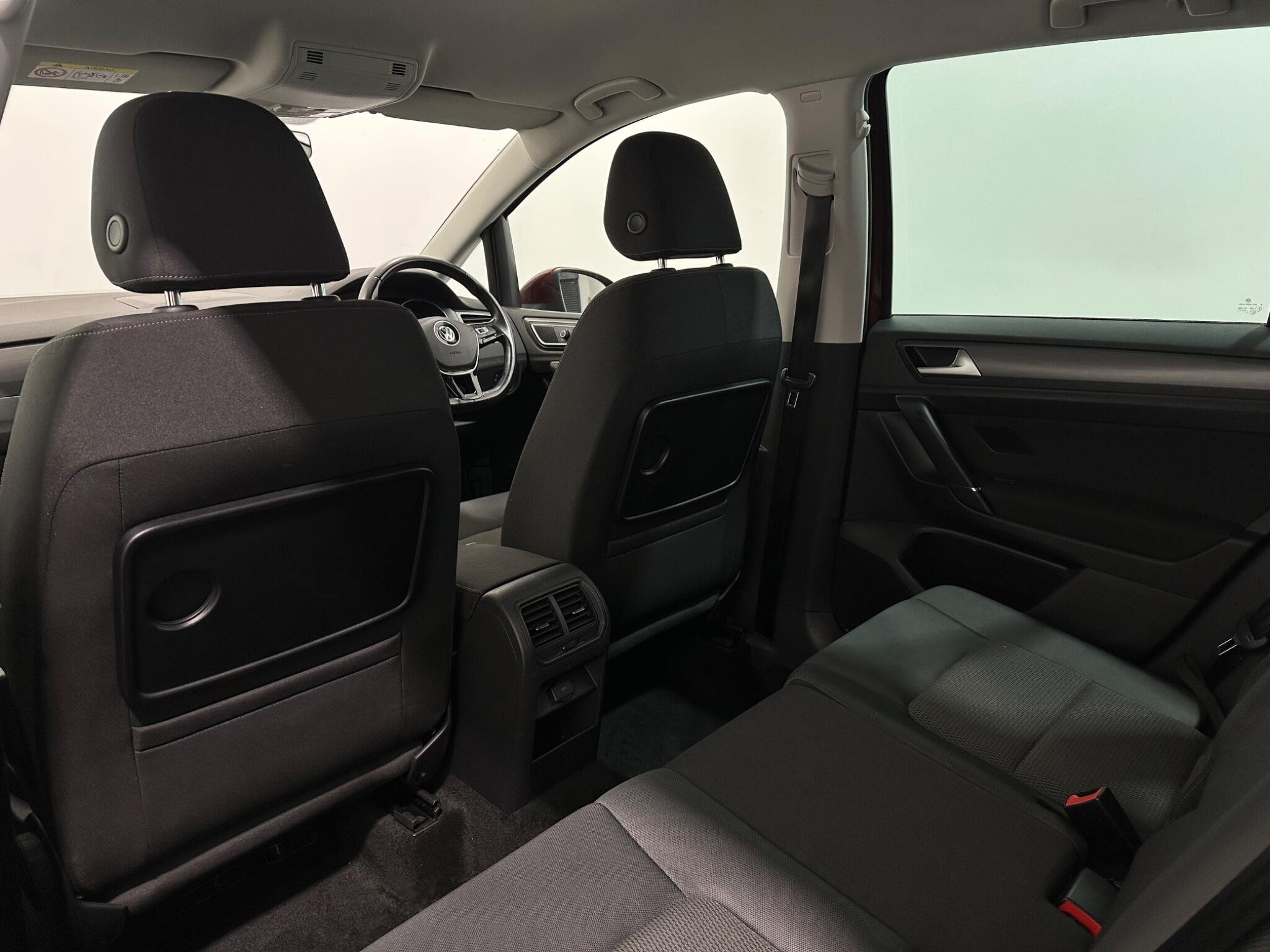 Volkswagen Golf Sportsvan view 38