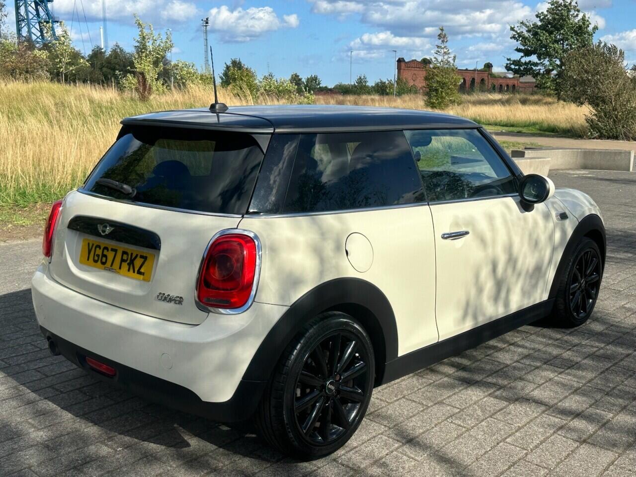 Mini Hatch view 8