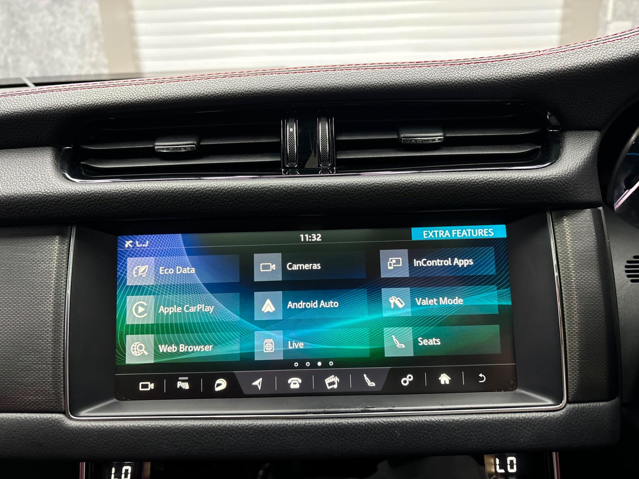 Jaguar XF view 22