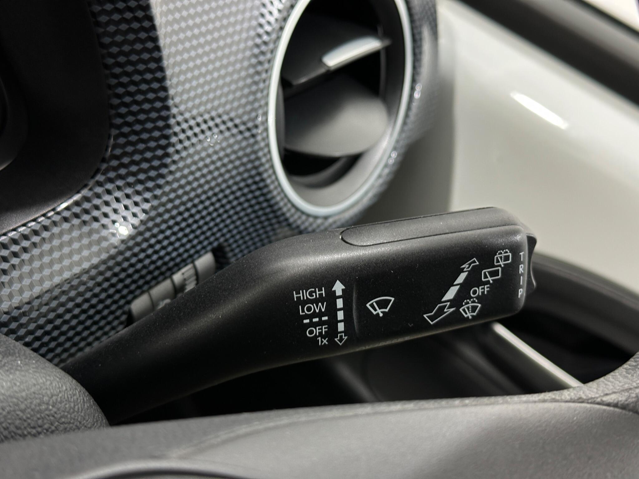 Volkswagen Up! view 14