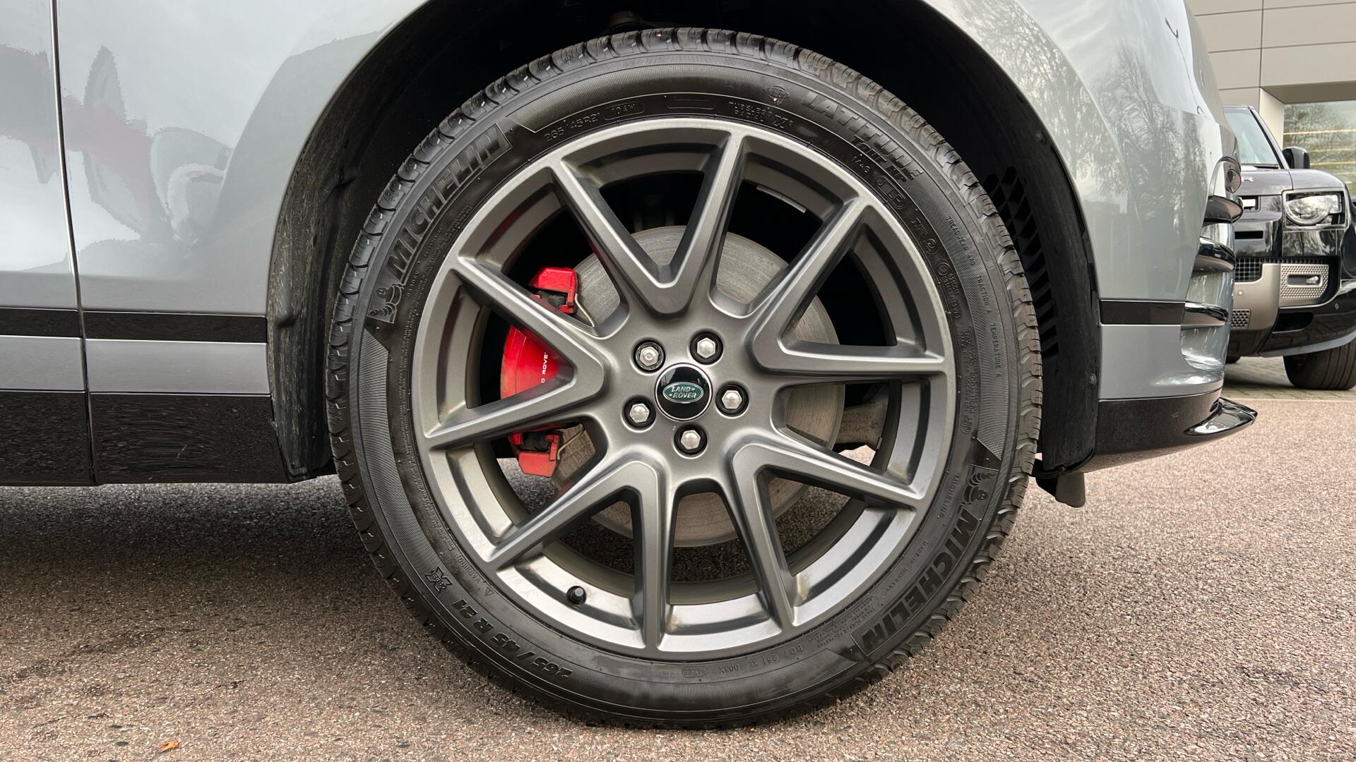 Land Rover Range Rover Velar view 9