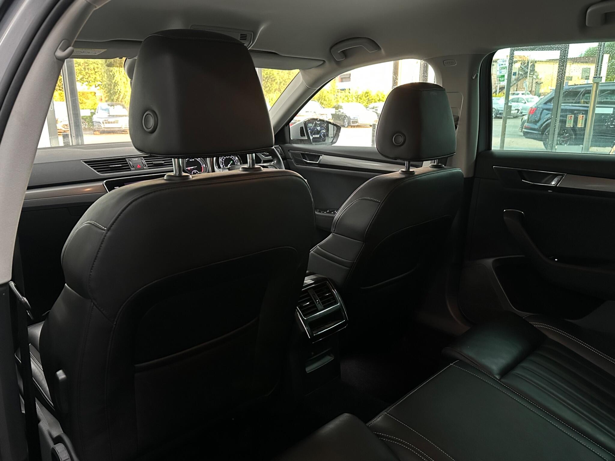 Skoda Superb view 37