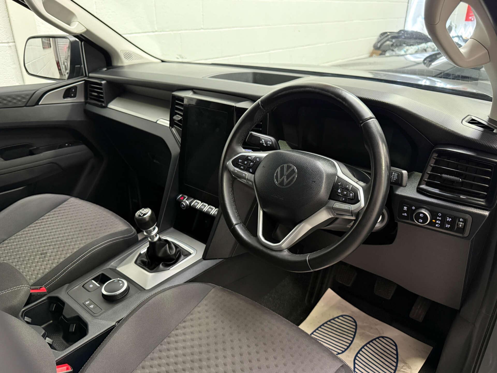 Volkswagen Amarok view 14