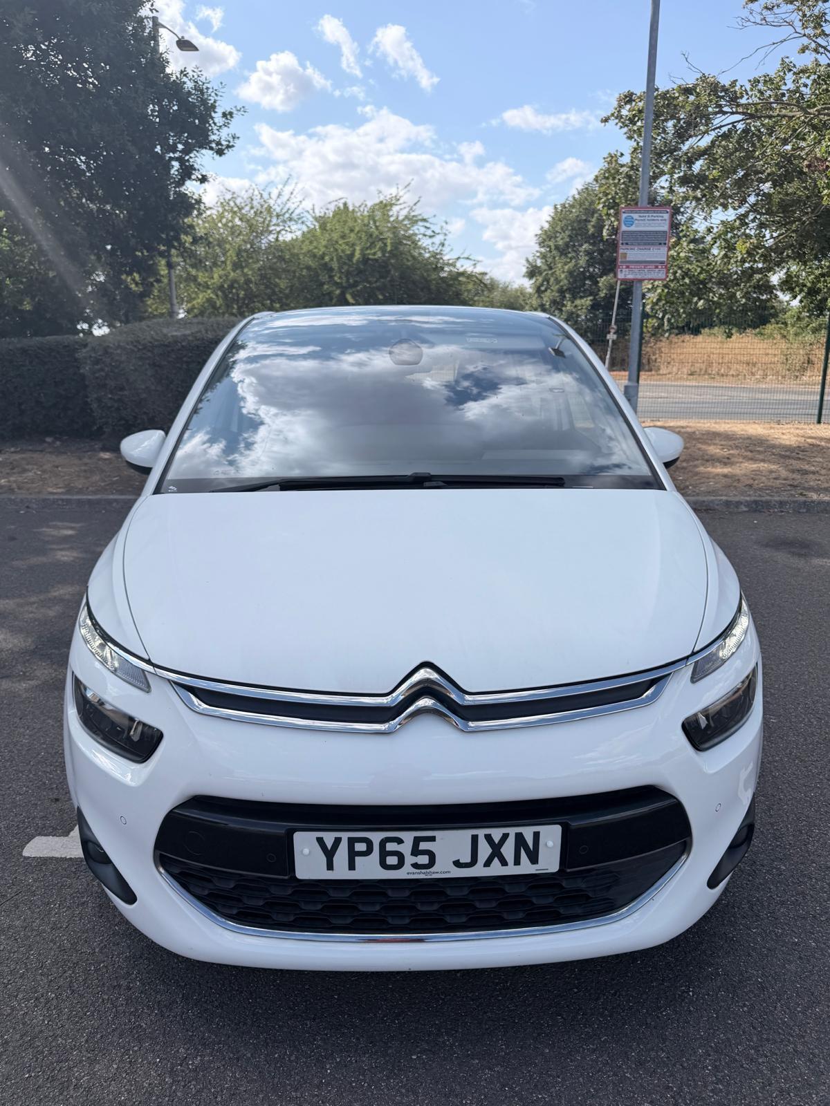 Citroen C4 Picasso view 3