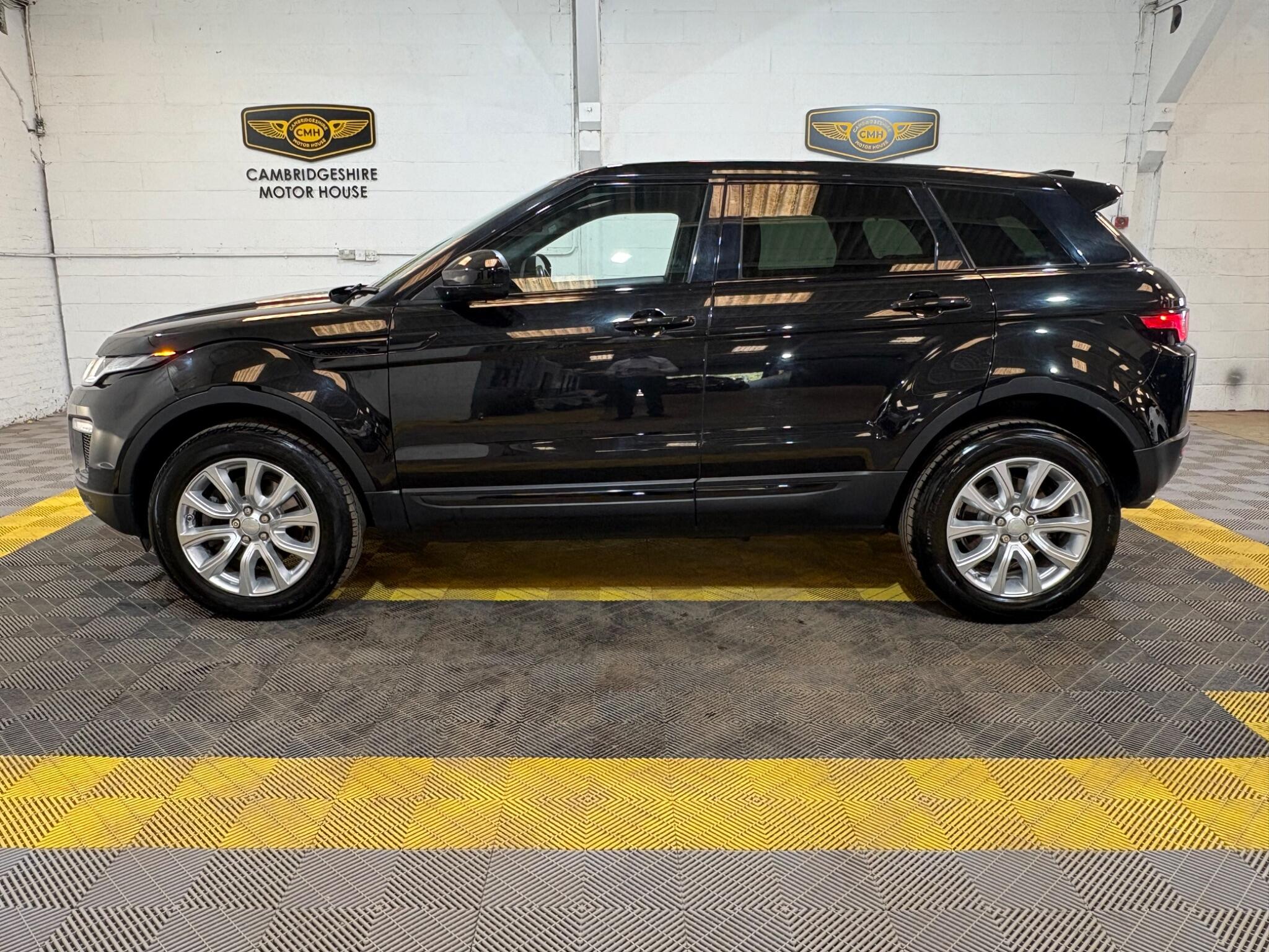 Land Rover Range Rover Evoque view 40