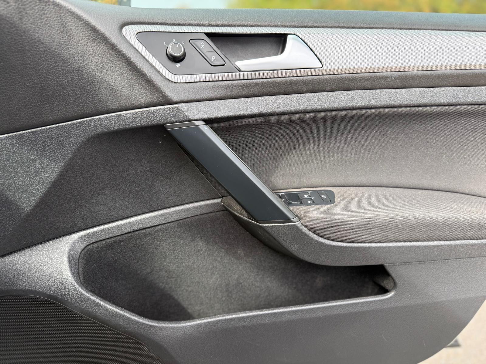 Volkswagen Golf view 45
