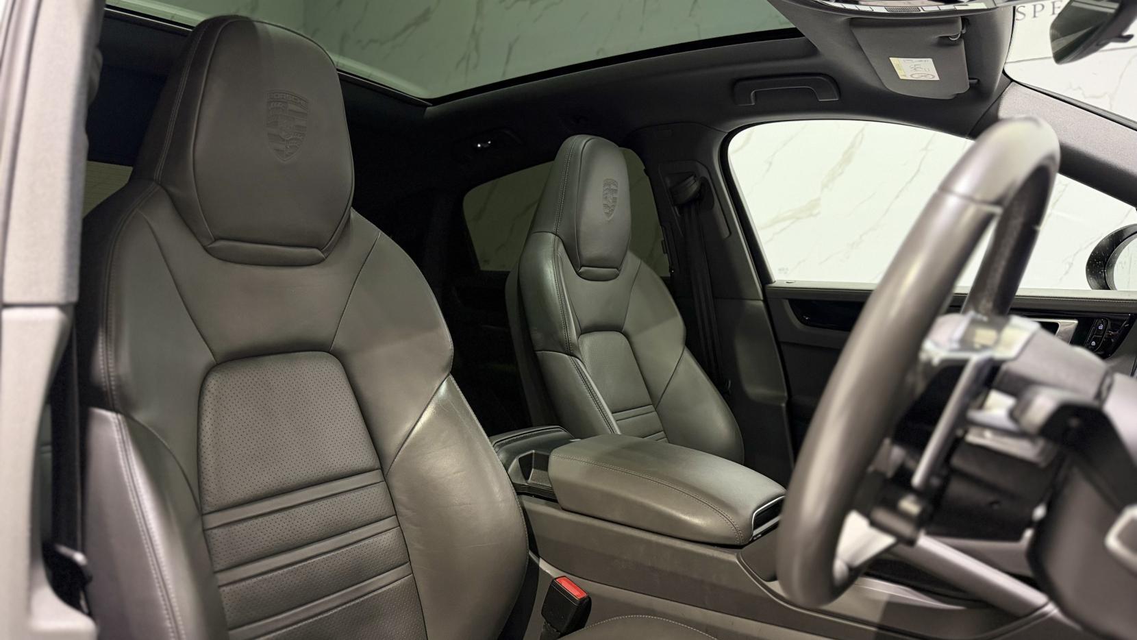 Porsche Cayenne view 3