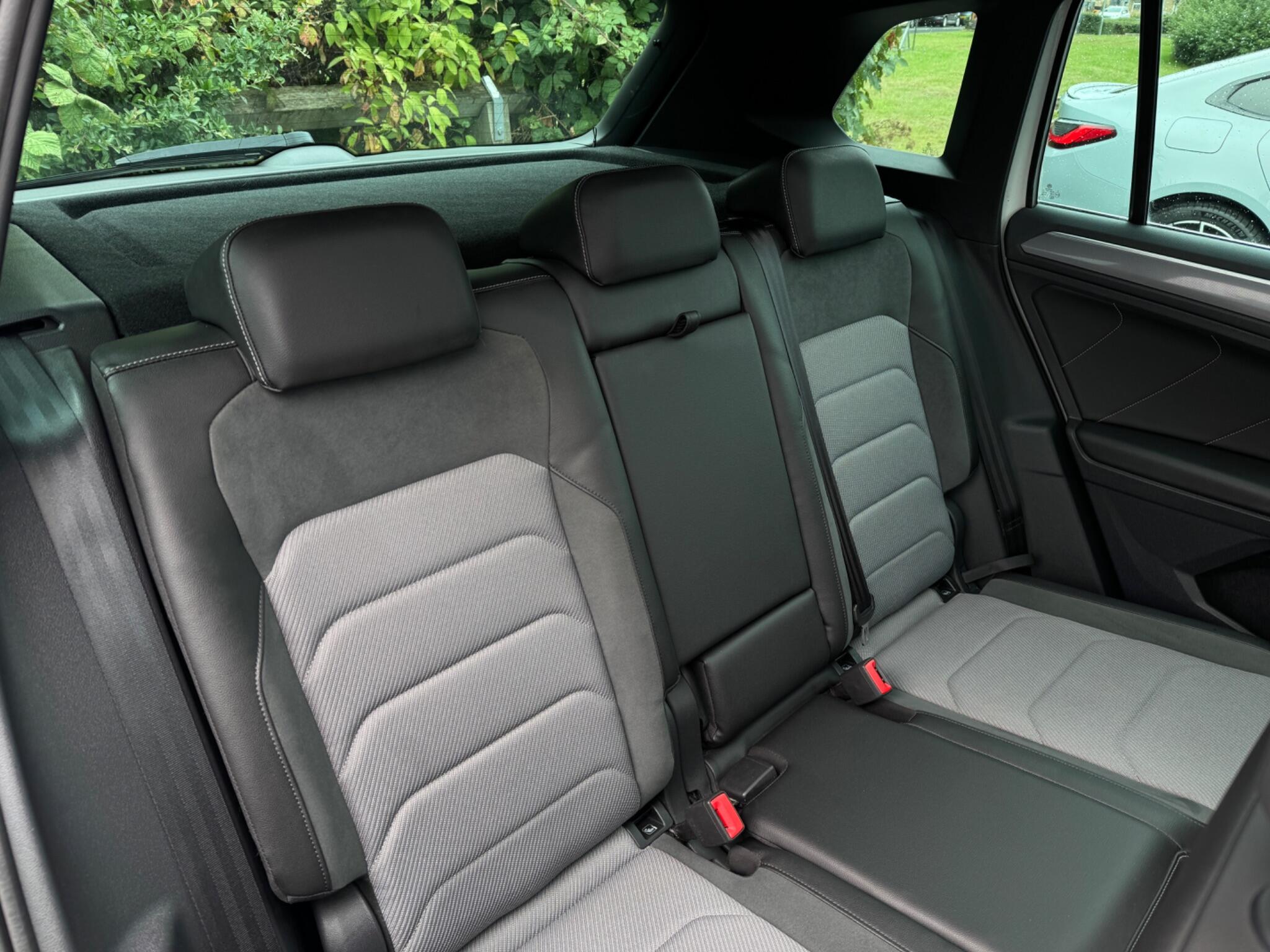 Volkswagen Tiguan view 24