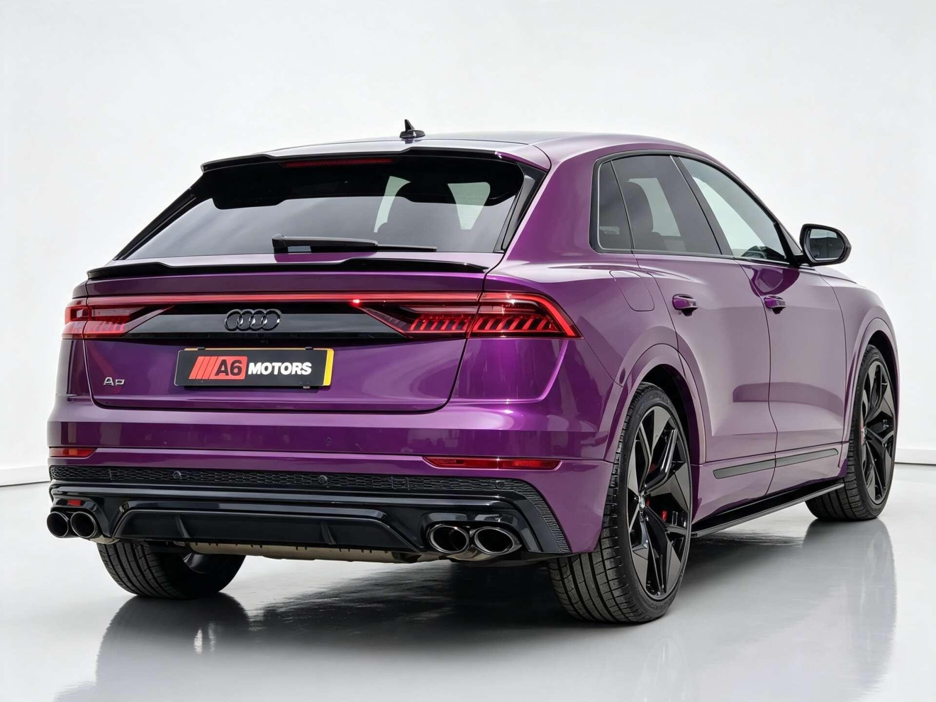 Audi Q8 view 17