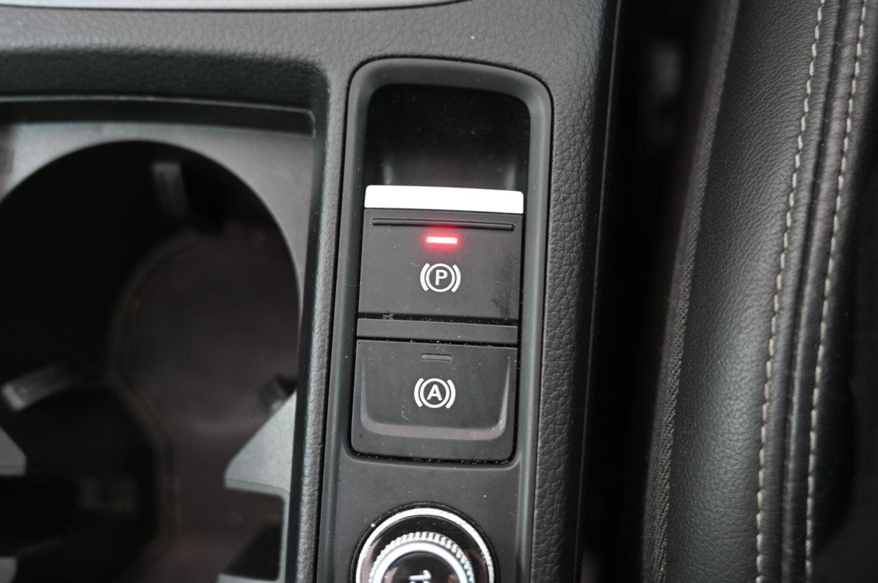 Audi Q3 view 44