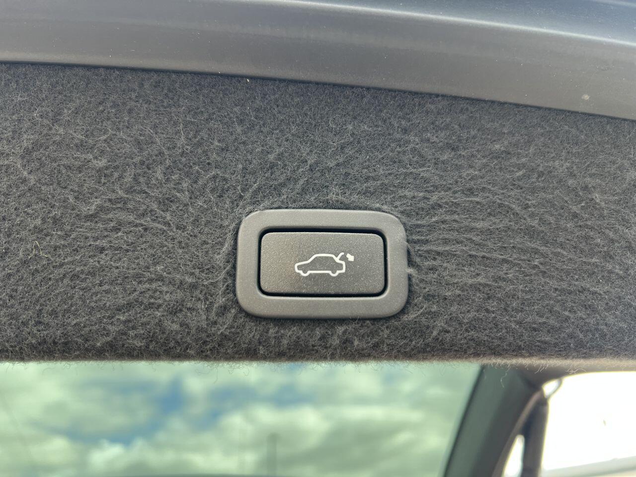 Volvo XC60 view 14