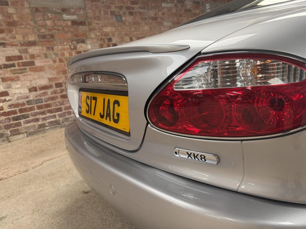 Jaguar XK8 view 9
