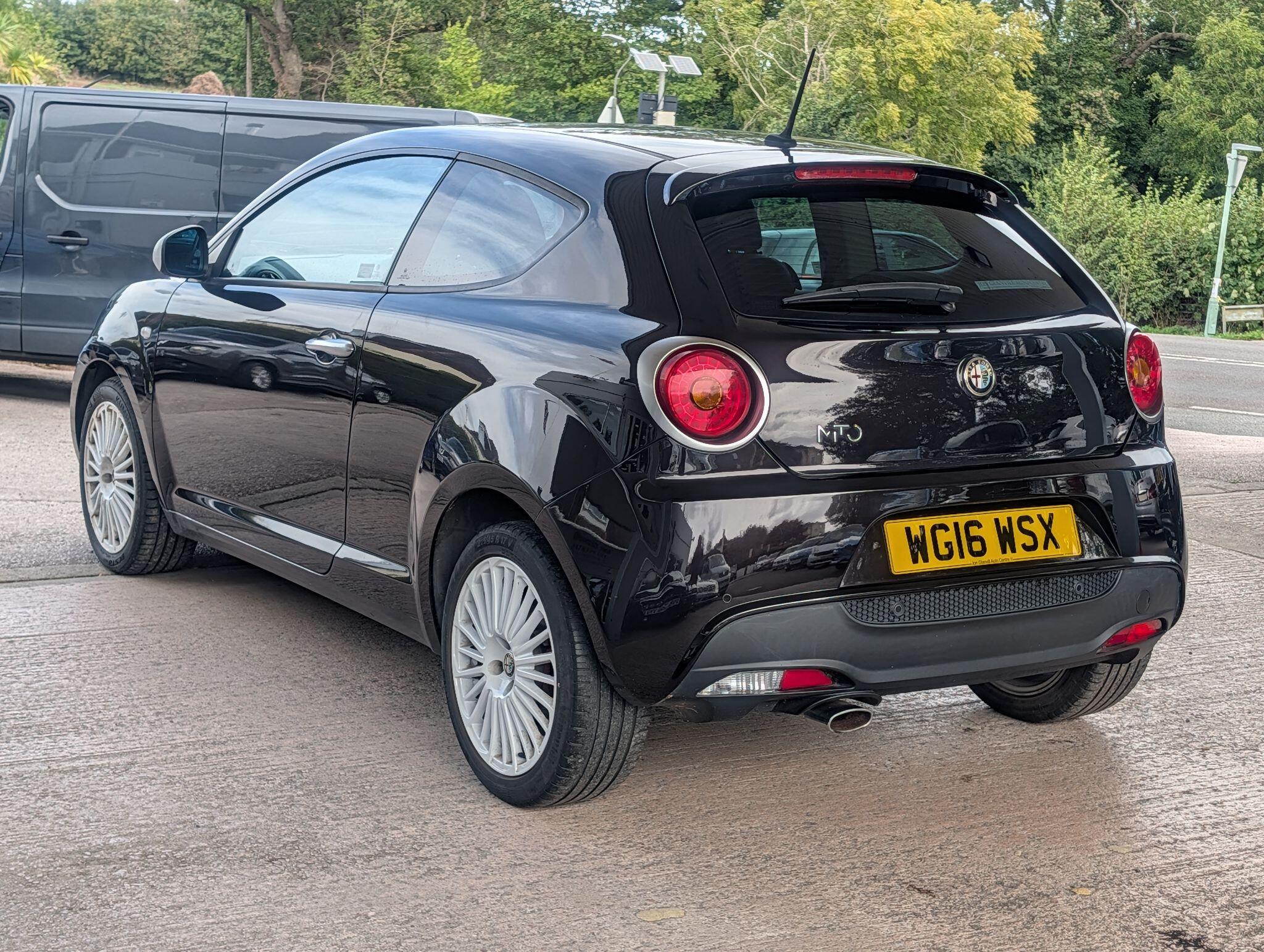 Alfa Romeo Mito view 8