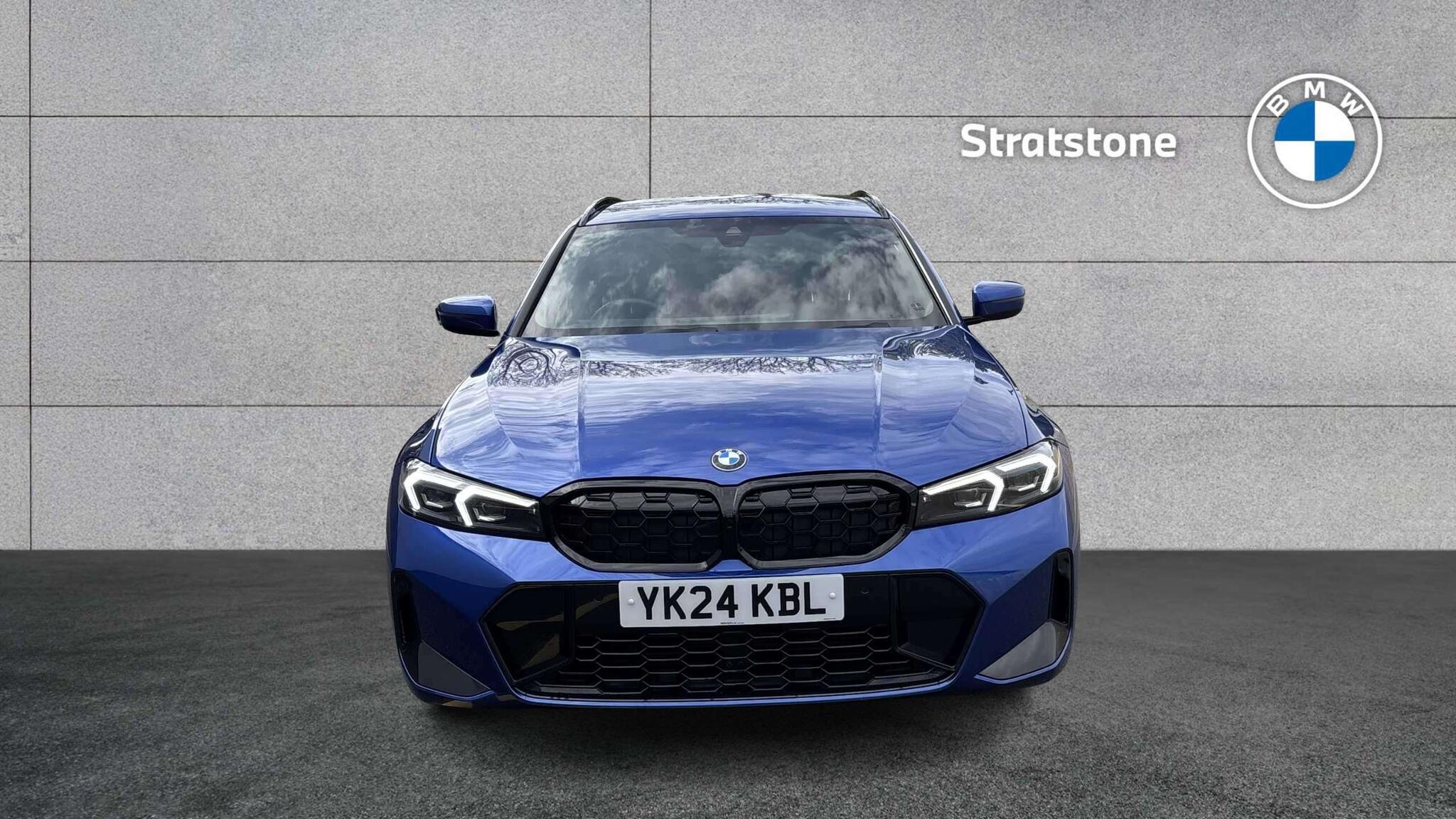 BMW 3 Series view 17