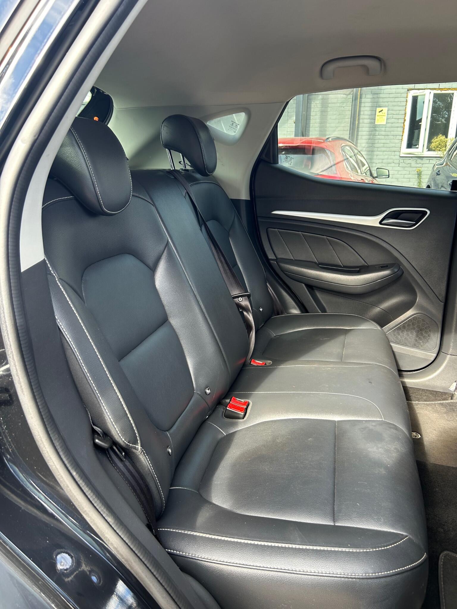 MG ZS view 11