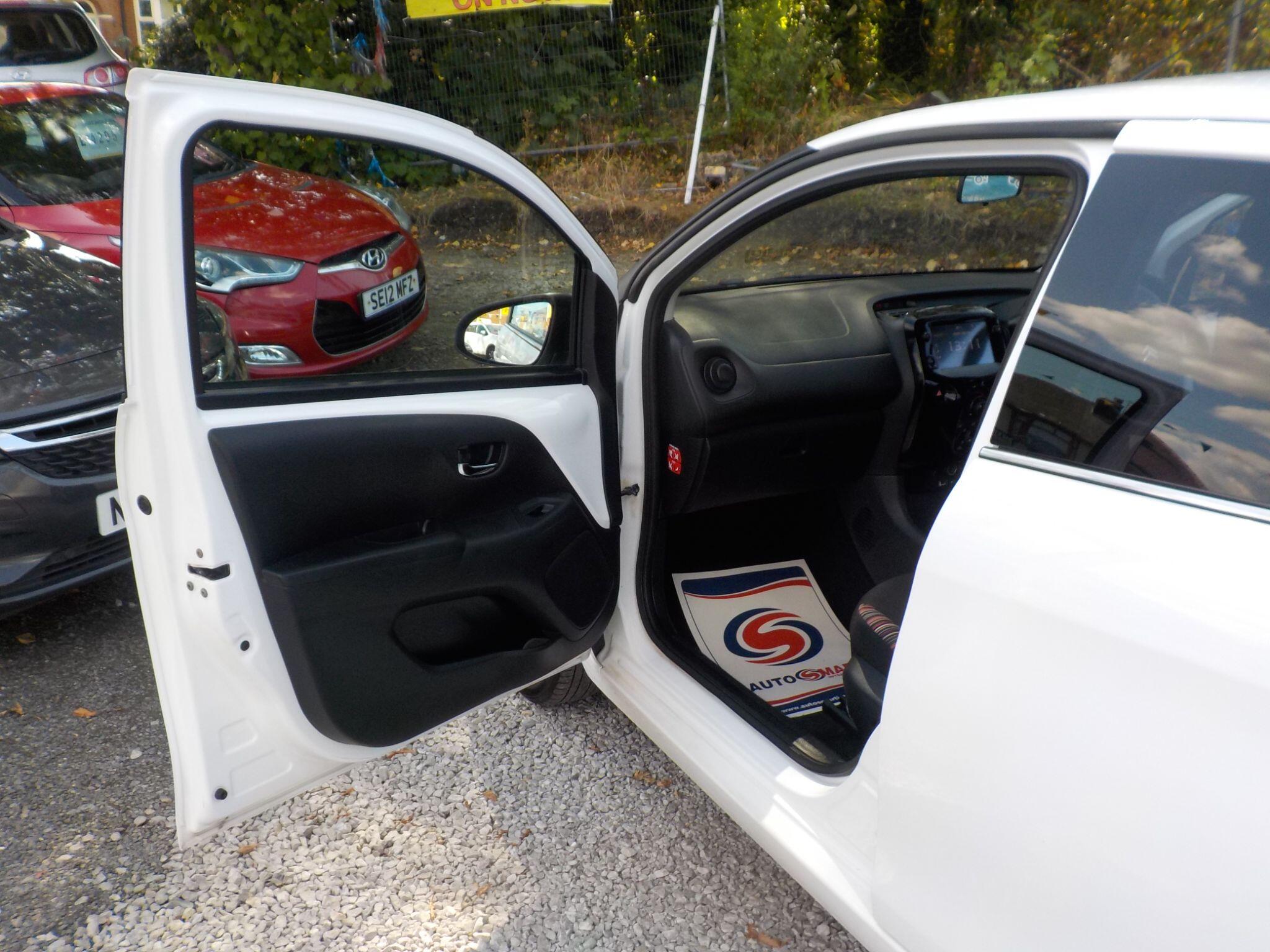Citroen C1 1.0 VTi Shine Euro 6 (s/s) 5dr