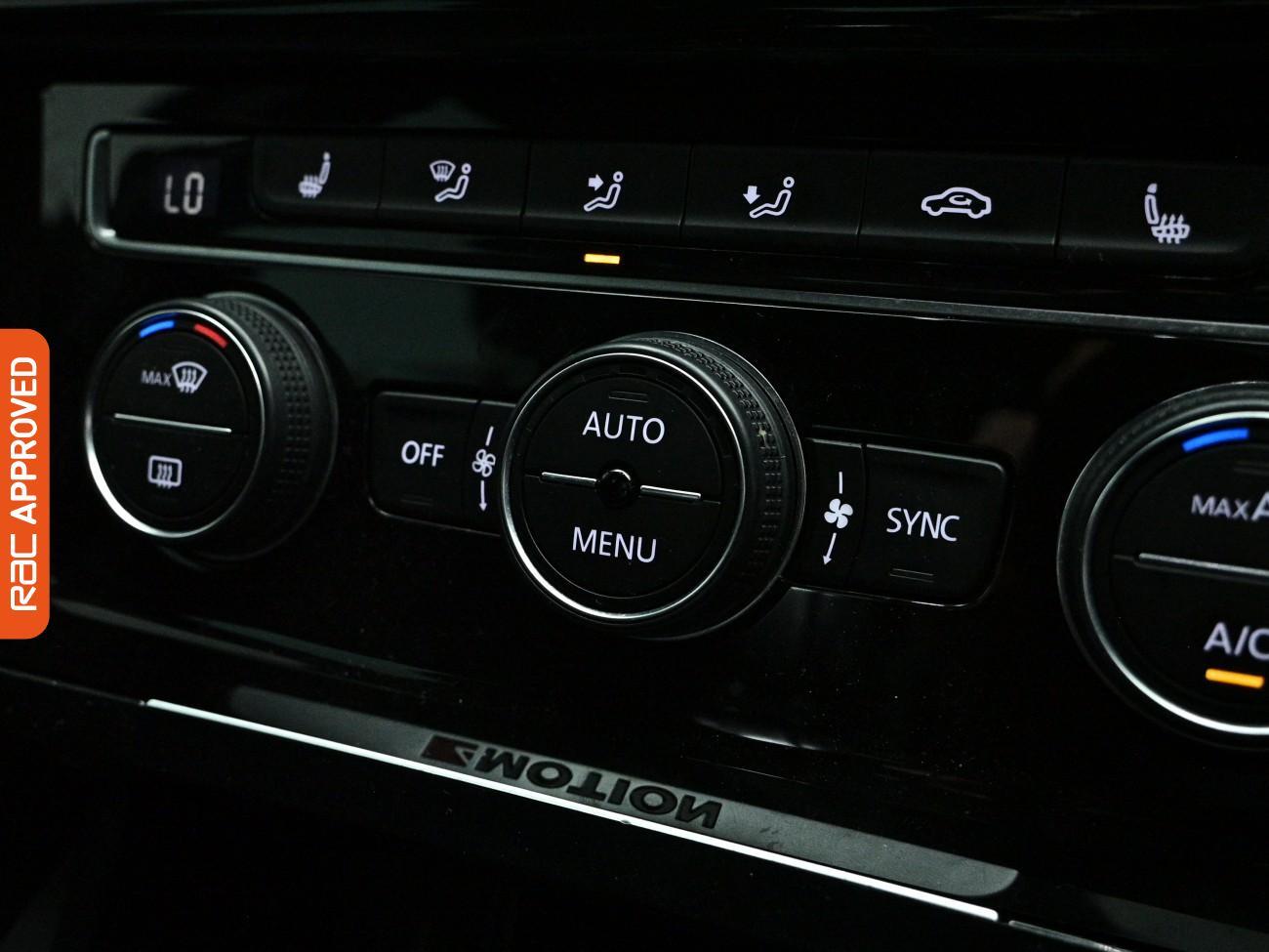 Volkswagen Golf view 22