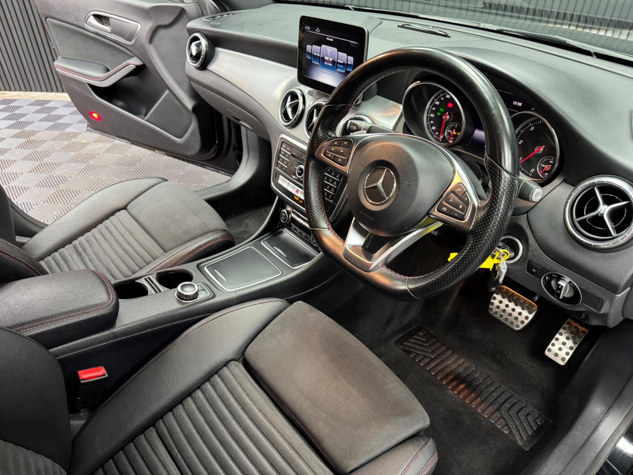 Mercedes-Benz Cla view 30