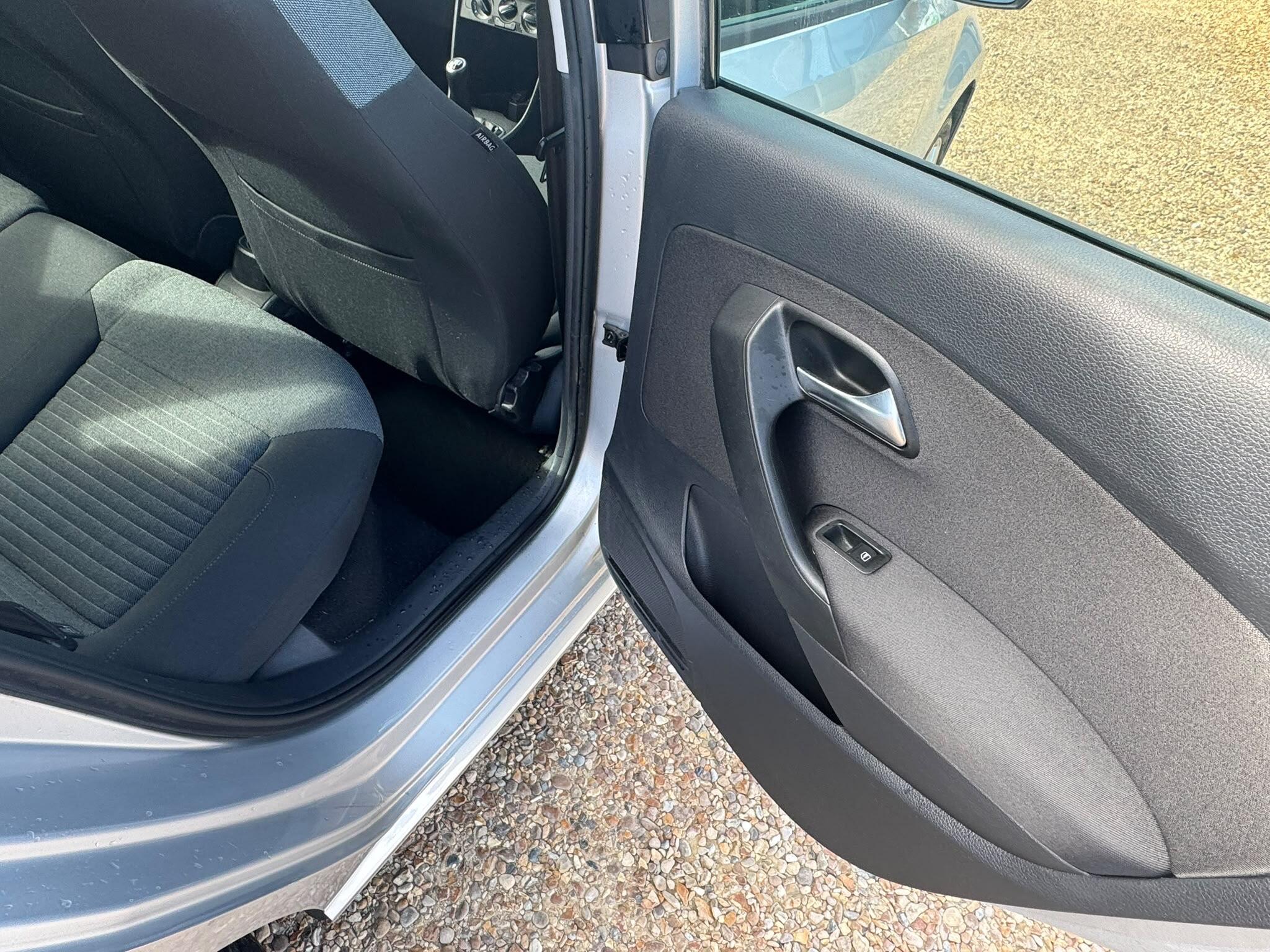Volkswagen Polo view 20