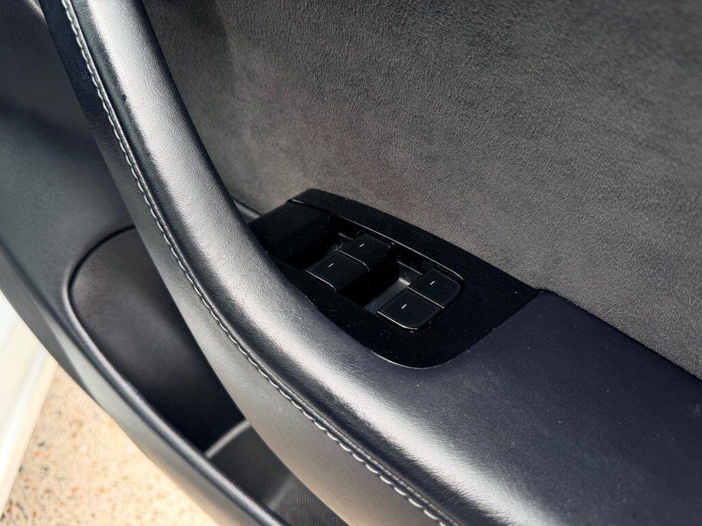 Tesla Model 3 view 27
