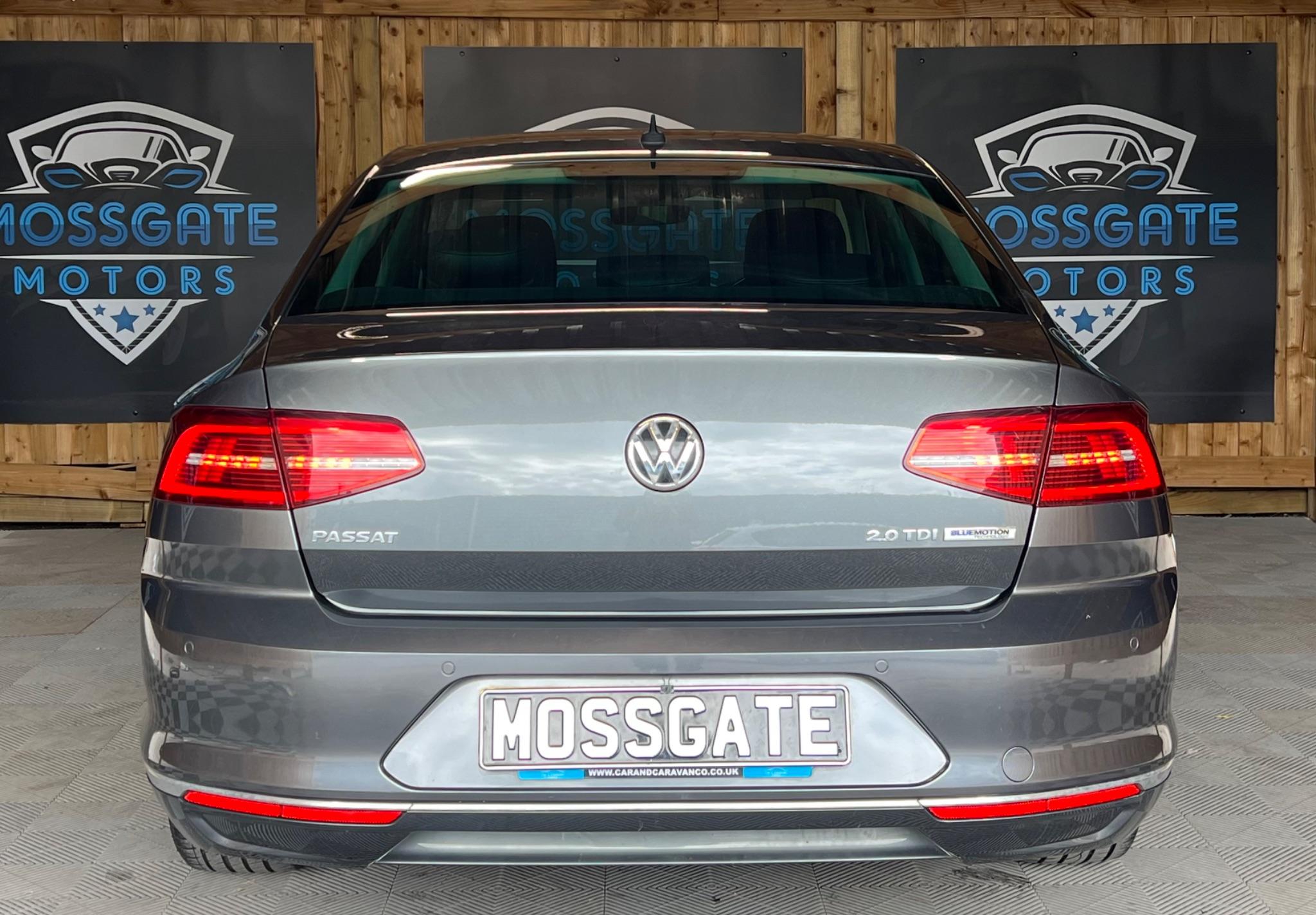 Volkswagen Passat view 11