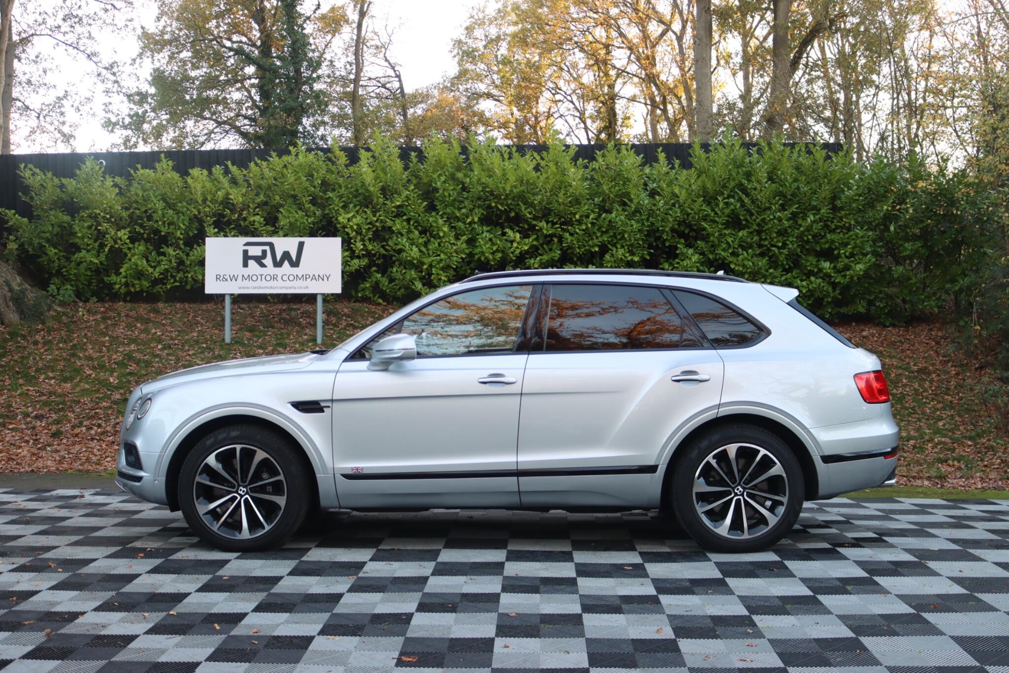 Bentley Bentayga view 41
