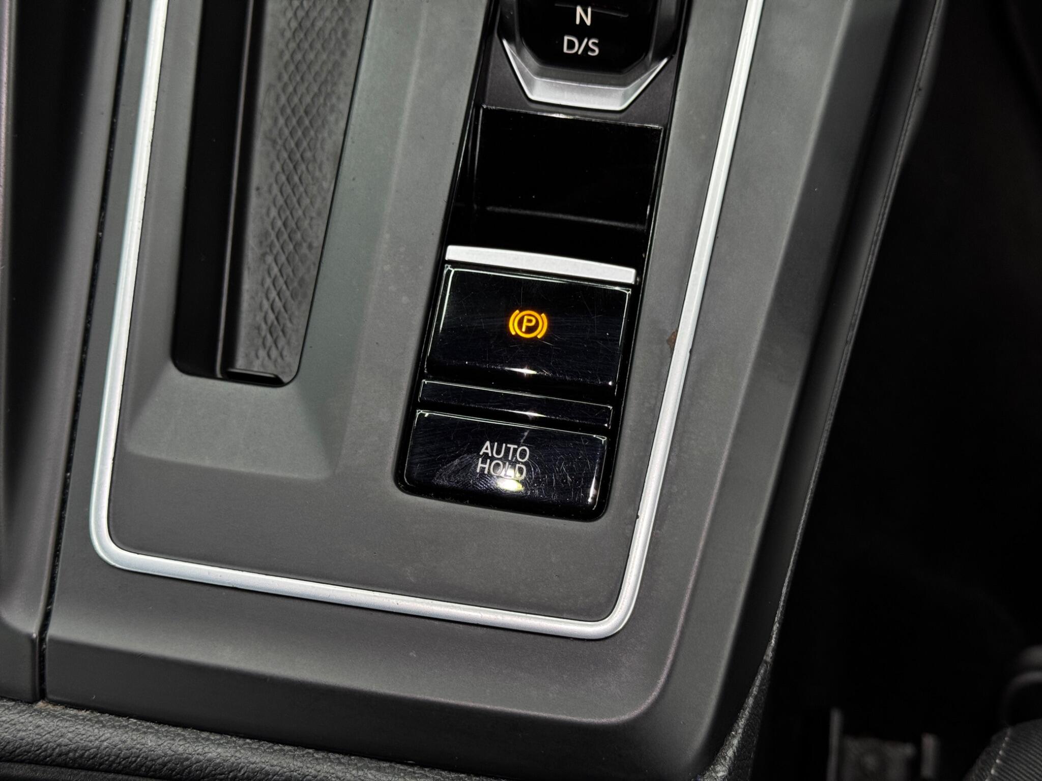 Volkswagen Golf view 25
