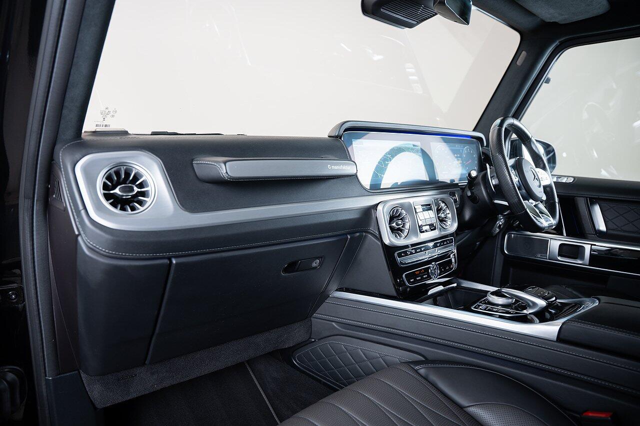 Mercedes-Benz G-Class view 19