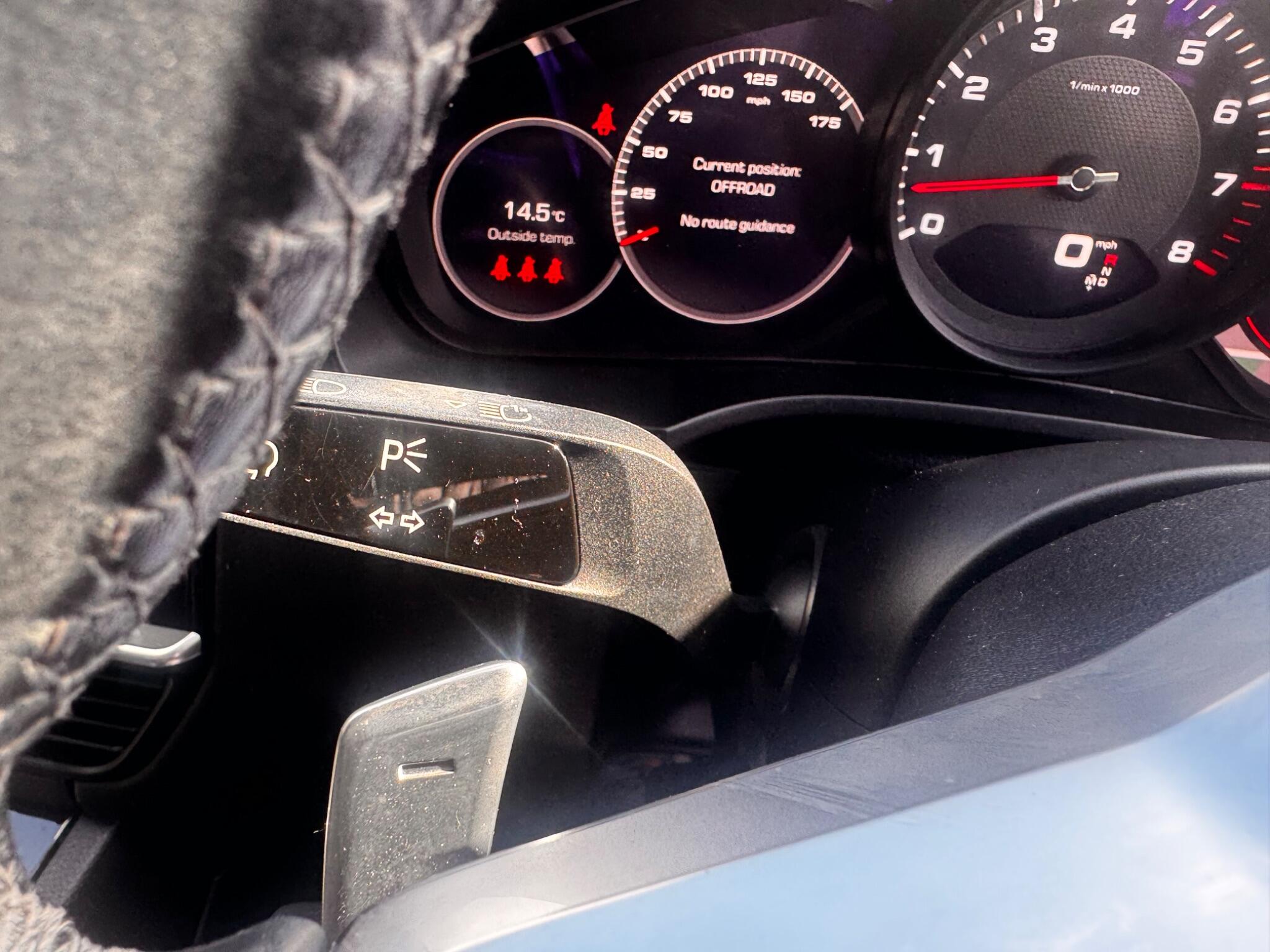 Porsche Cayenne view 36