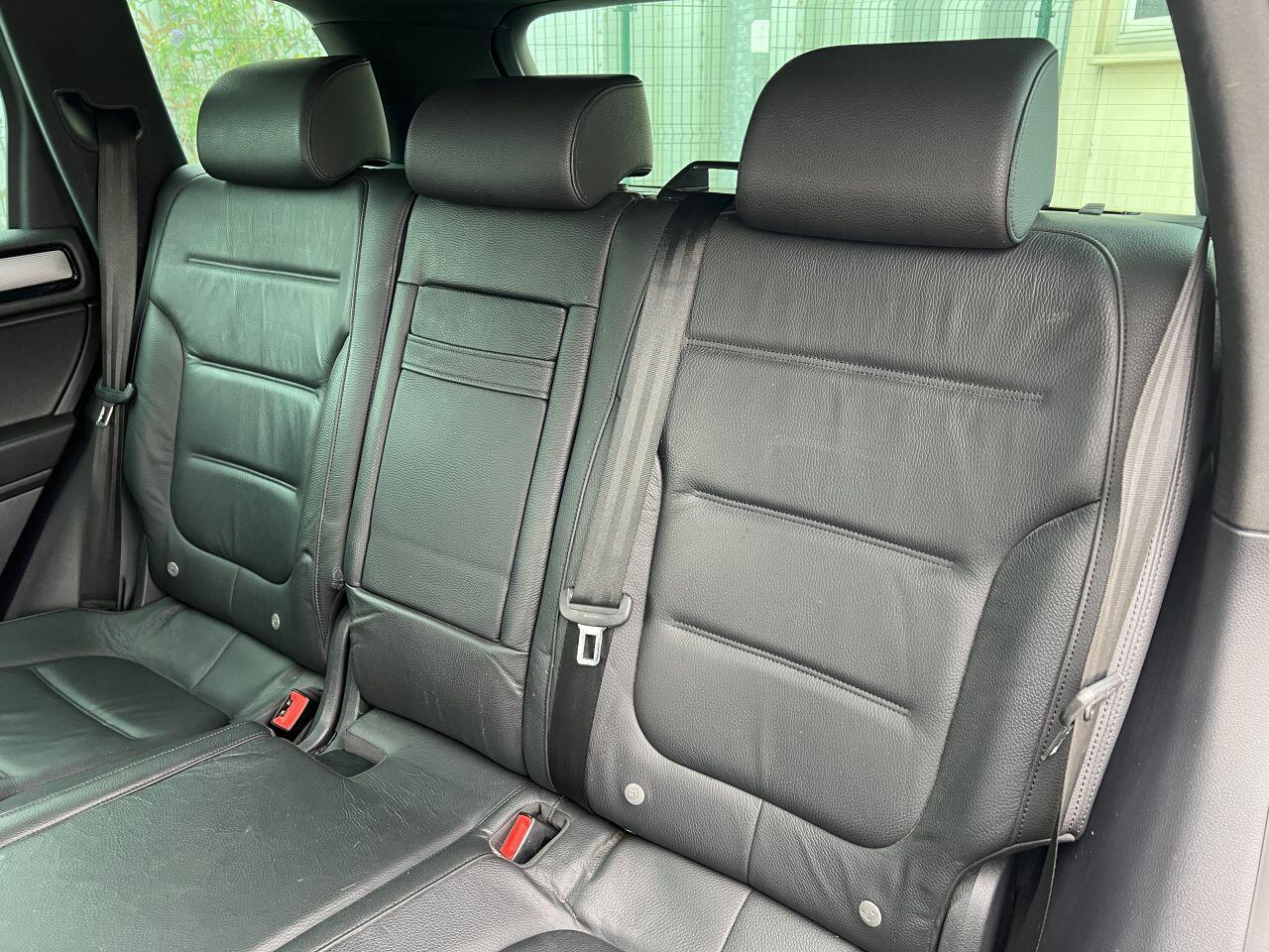 Volkswagen Touareg view 27