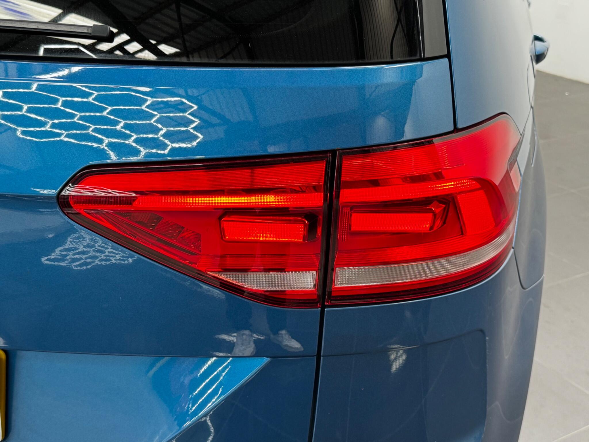 Volkswagen Touran view 37