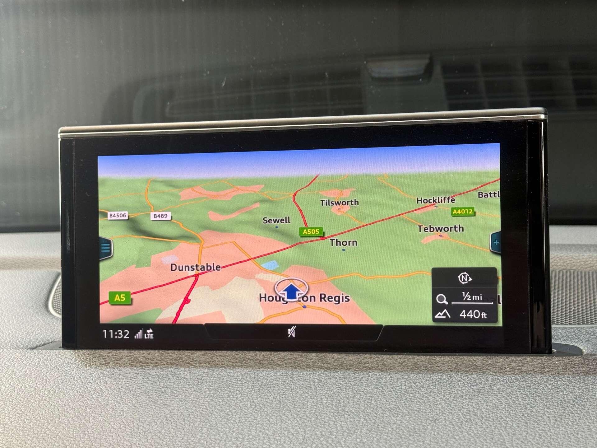Audi Q7 view 49
