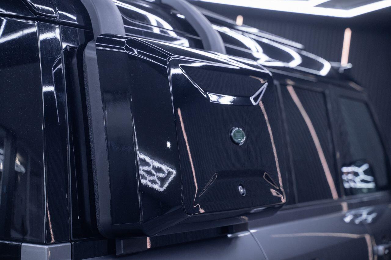 Land Rover Defender view 14