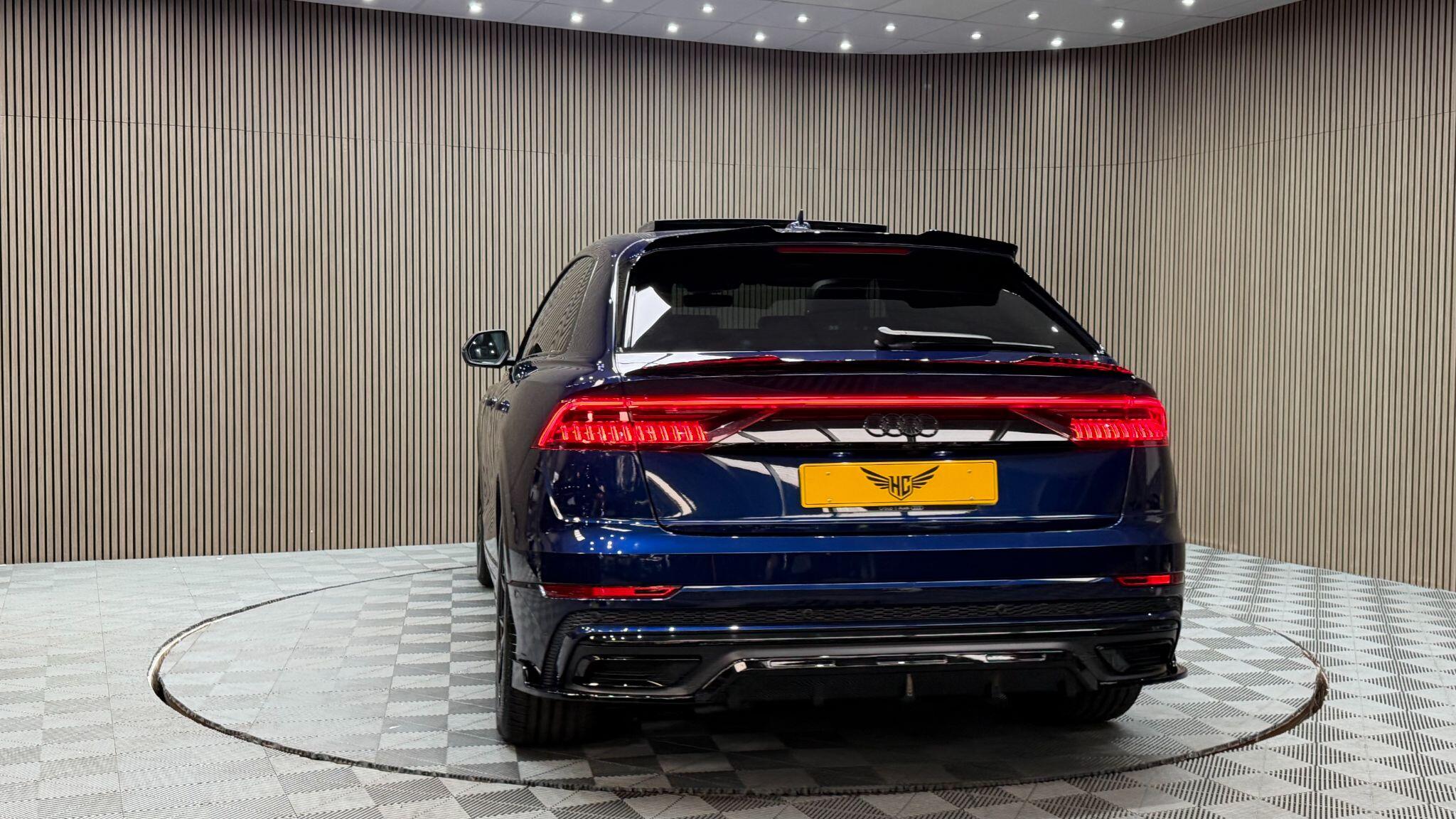 Audi Q8 view 47