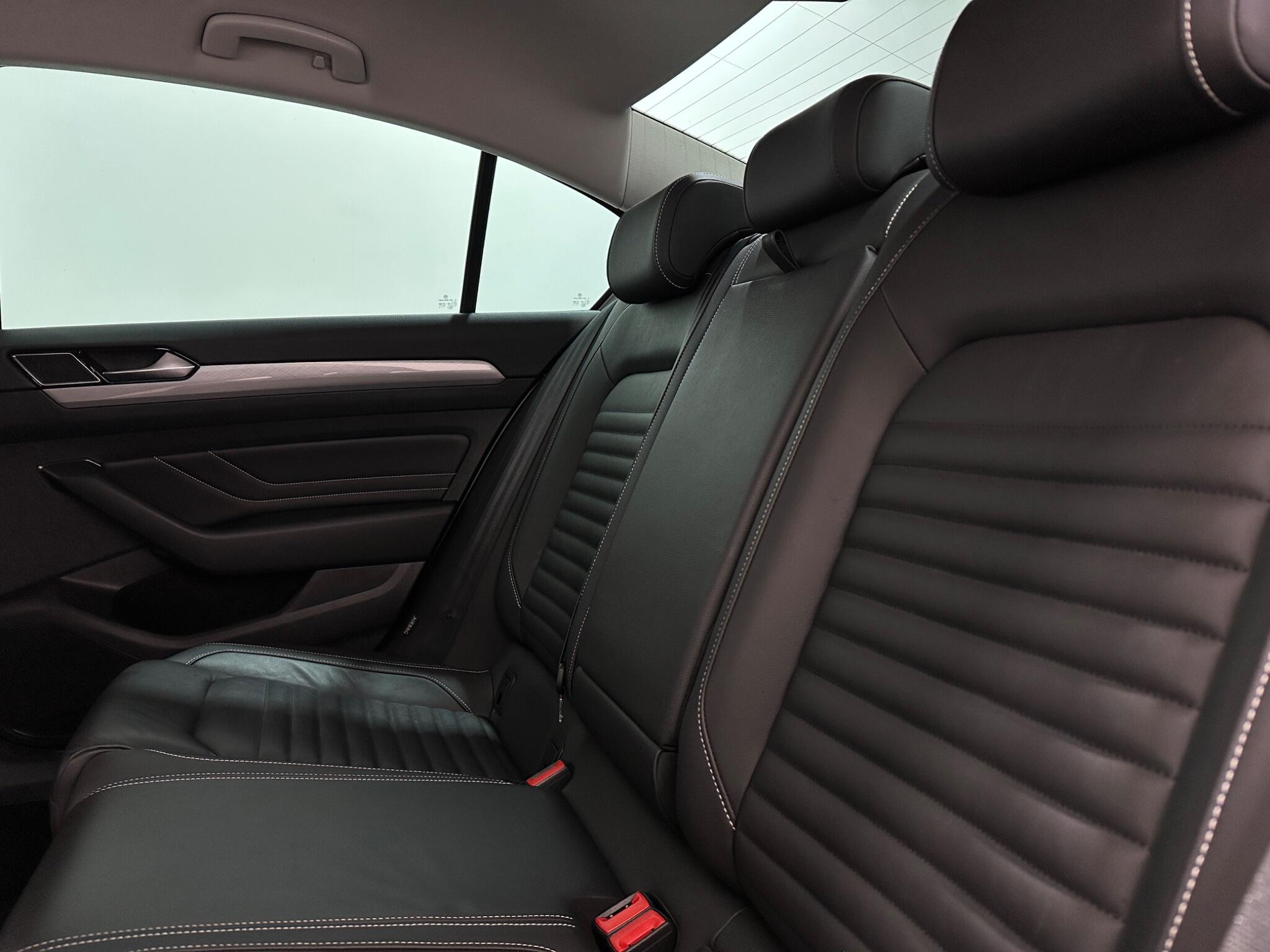 Volkswagen Passat view 38