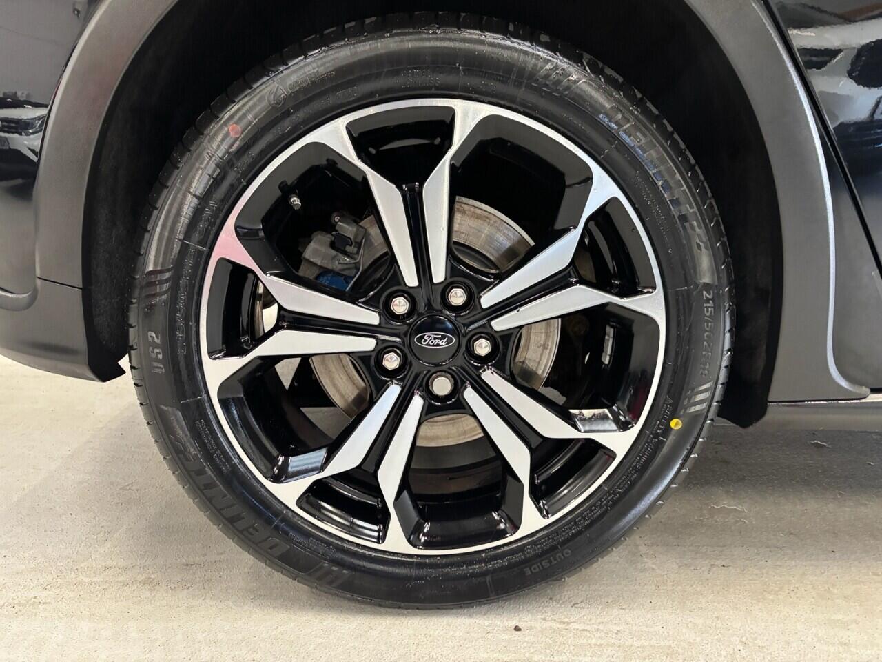 Ford Focus view 13