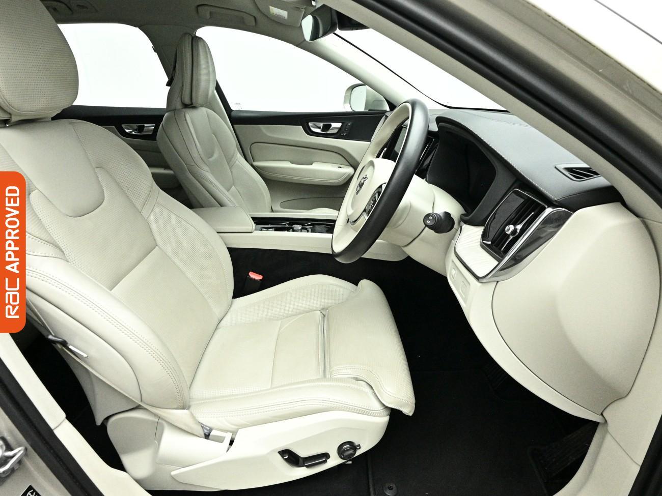 Volvo XC60 view 12