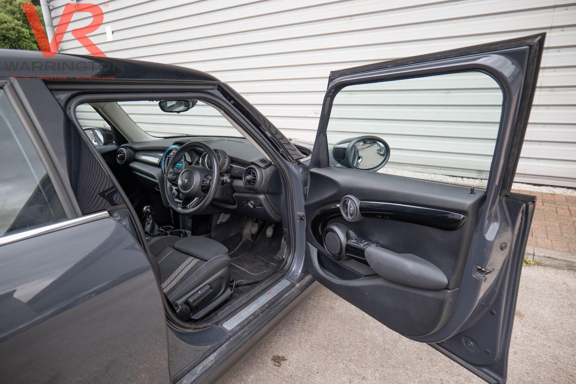 Mini Cooper view 21