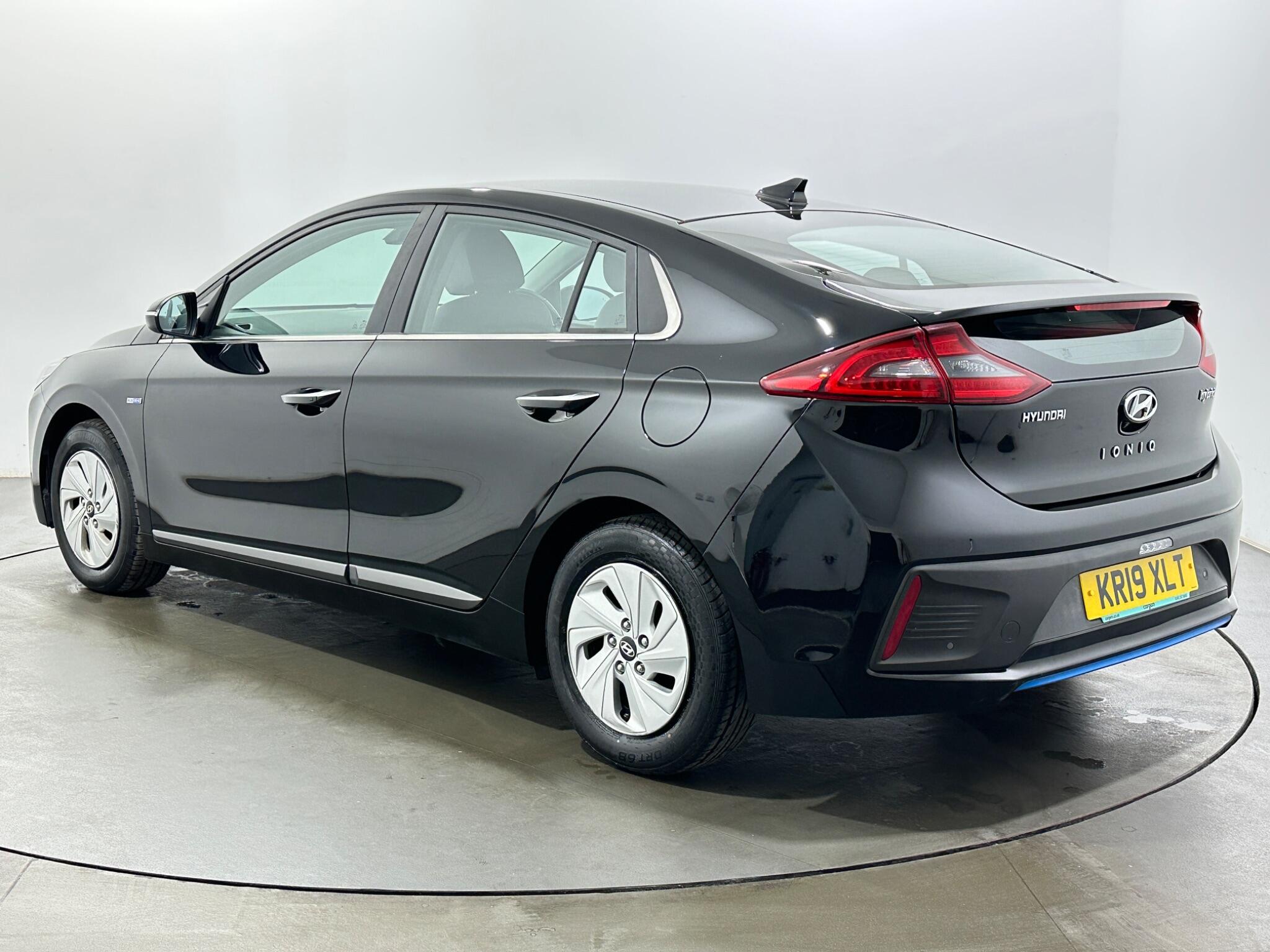 Hyundai IONIQ view 6