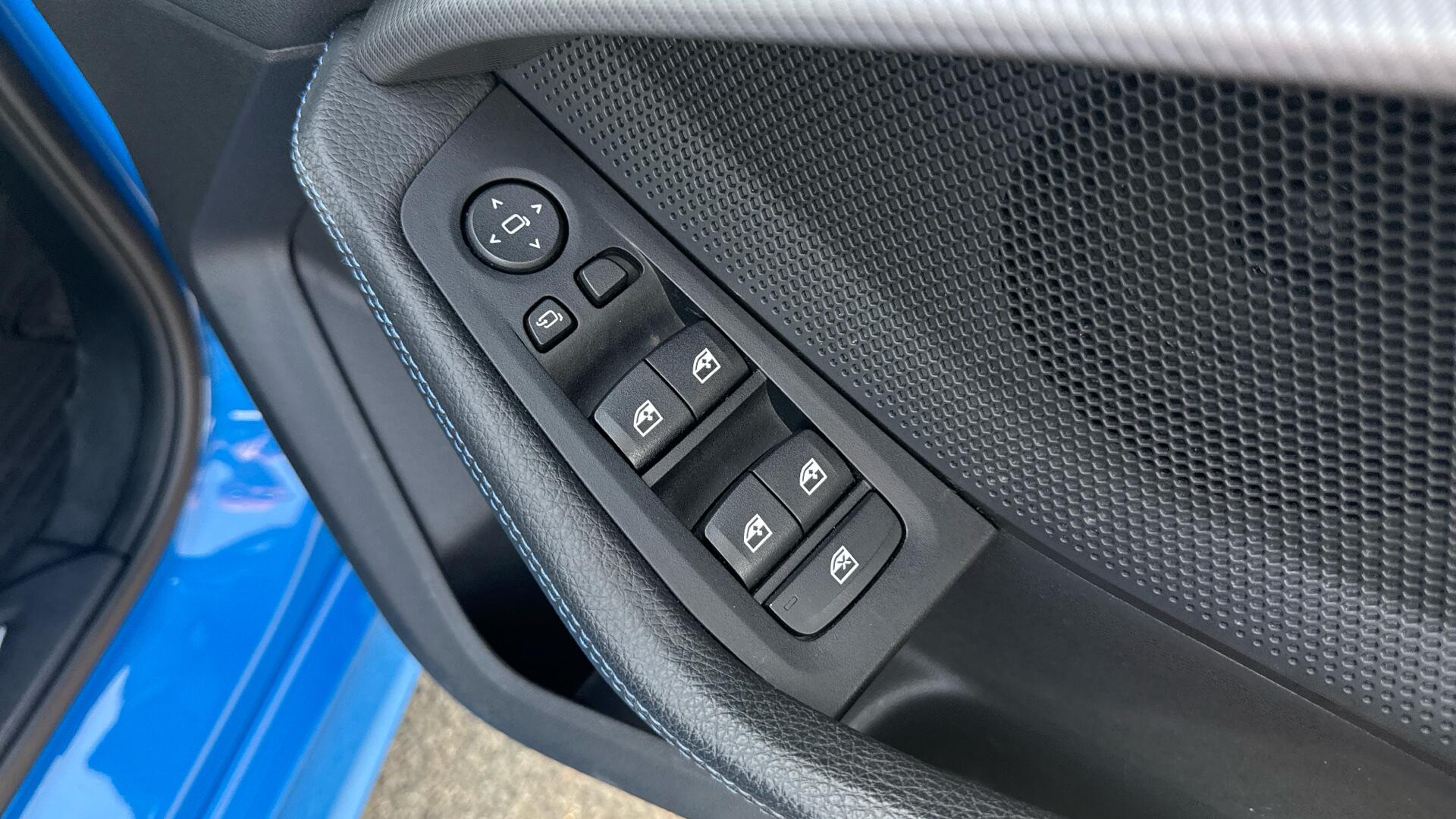 BMW 1 Series view 33