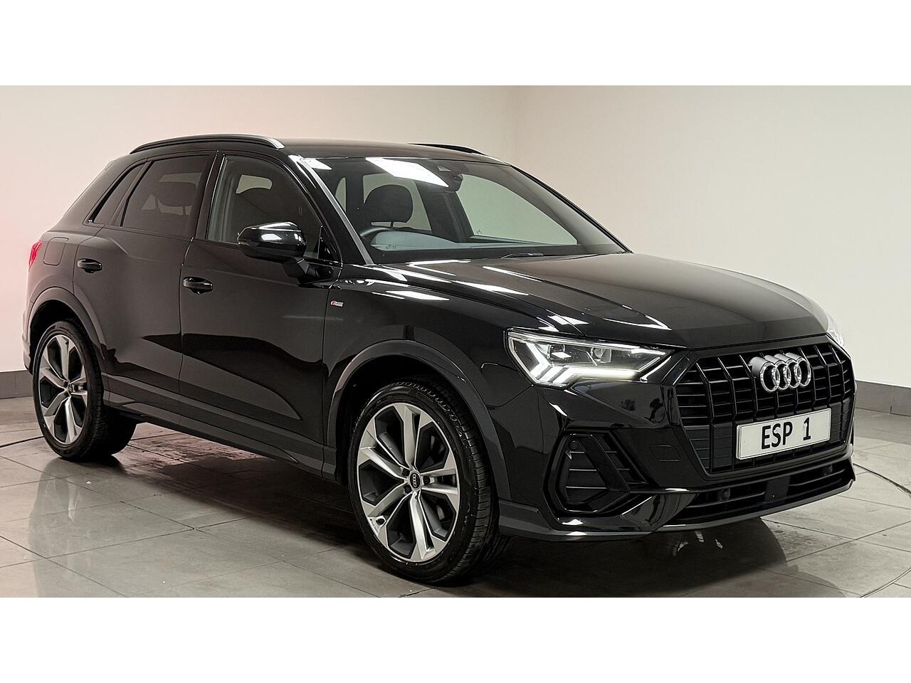 Audi Q3 view 9