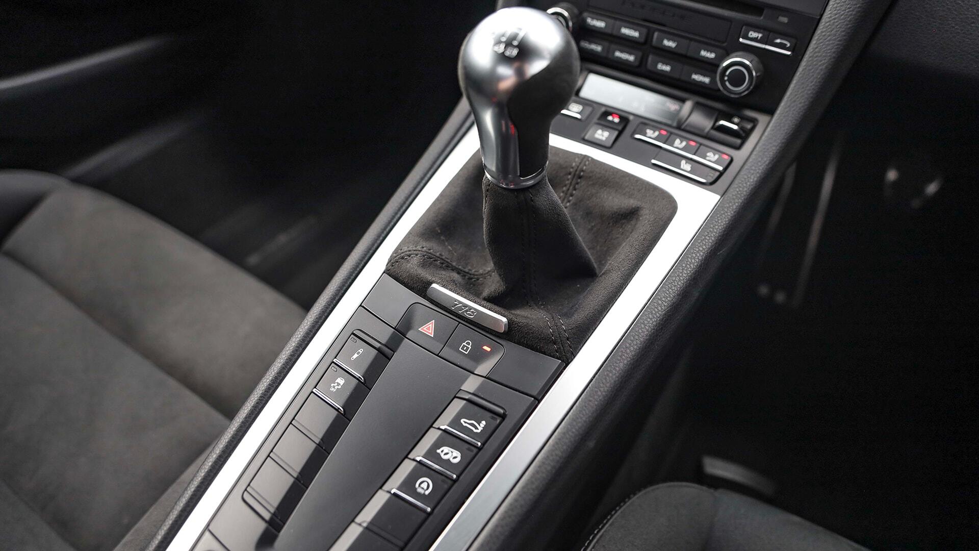 Porsche Cayman view 12