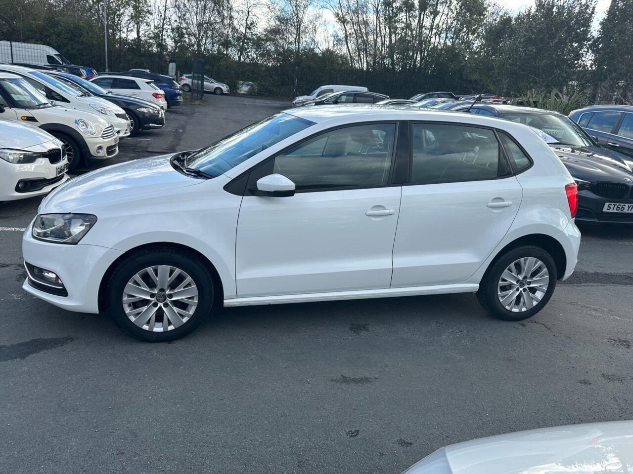 Volkswagen Polo view 5