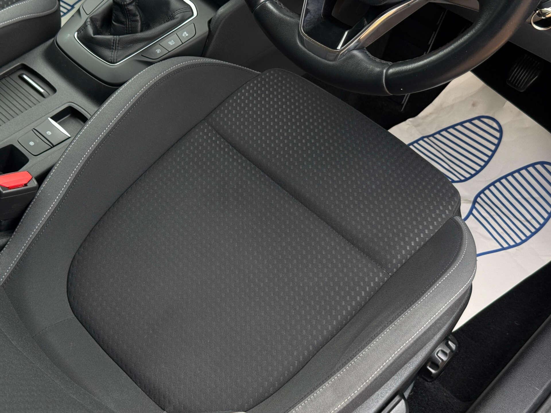 Ford Focus view 17