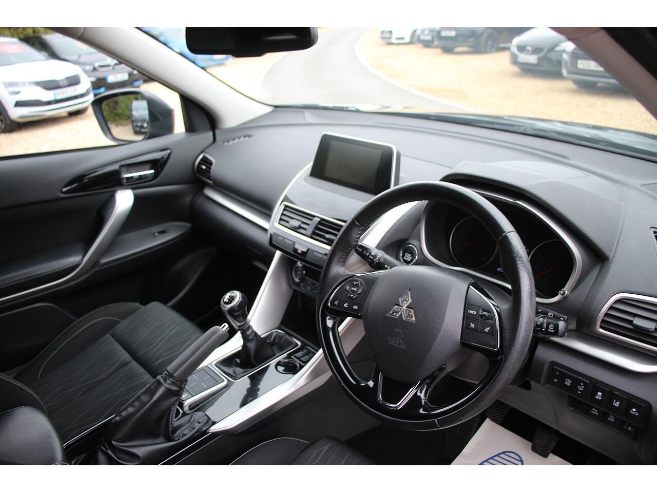 Mitsubishi Eclipse Cross view 13