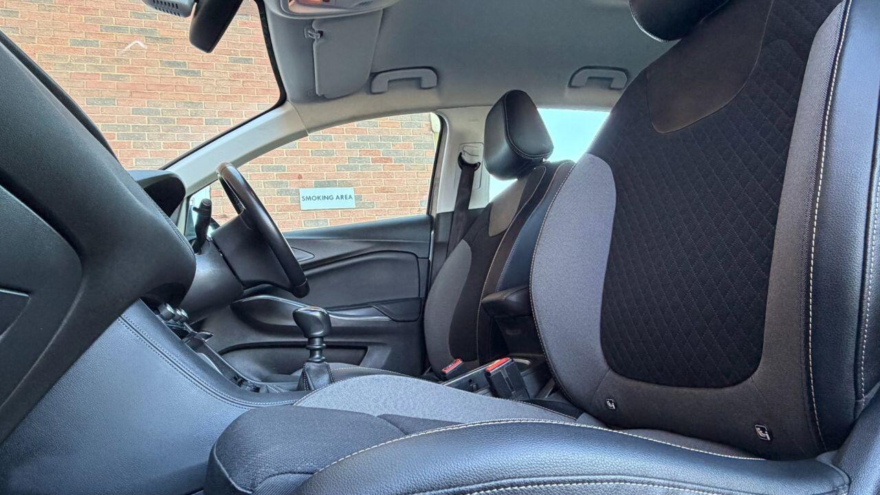Vauxhall Grandland X view 9