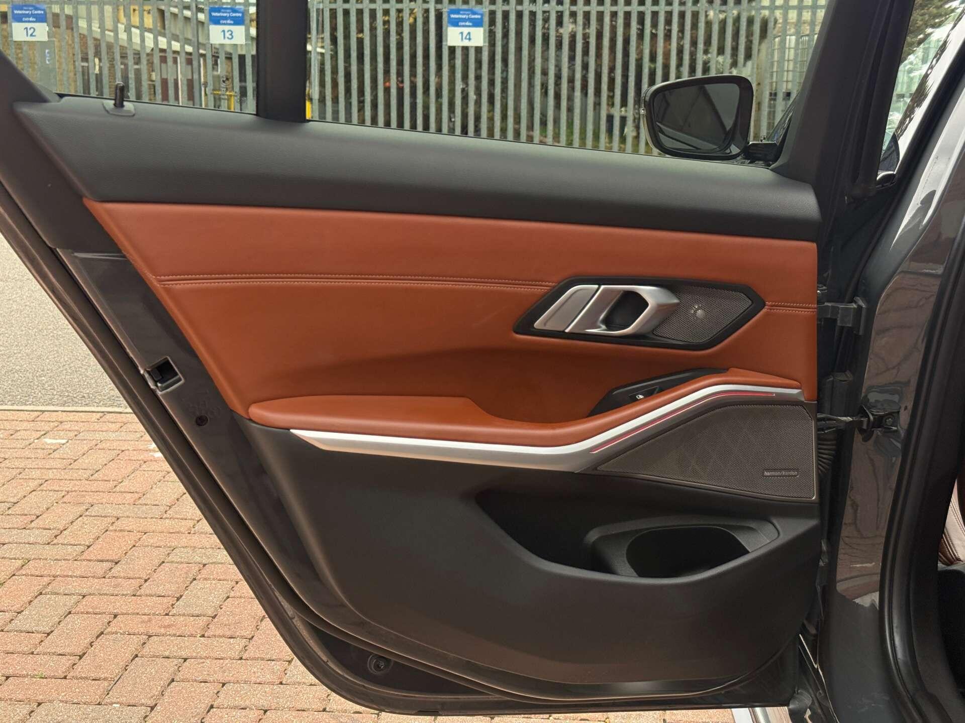 BMW 3 Series view 43